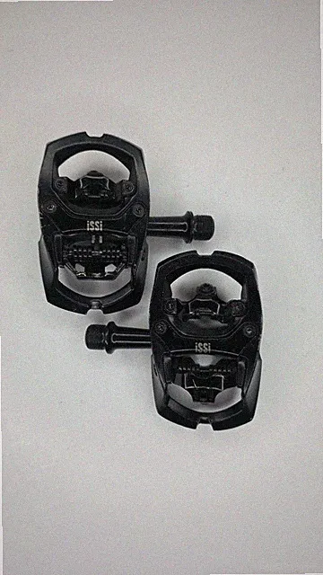 iSSi Black Clipless Bicycle Pedals - Metal Mountain & Road Bike Pedals