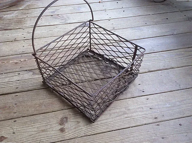 Vintage Diamond Pattern Metal Basket 🧺 Shabby Bike Basket Industrial Rustic
