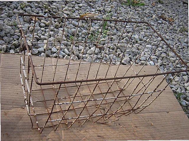 Vintage Rusty Rustic Metal Wire Basket Bicycle Basket Tray 15.5" X 9.5" X 8.5"